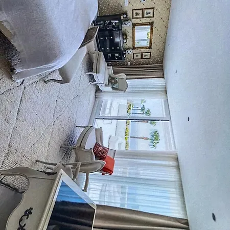 Nocleg ze śniadaniem Puerto Banus Views And Pool