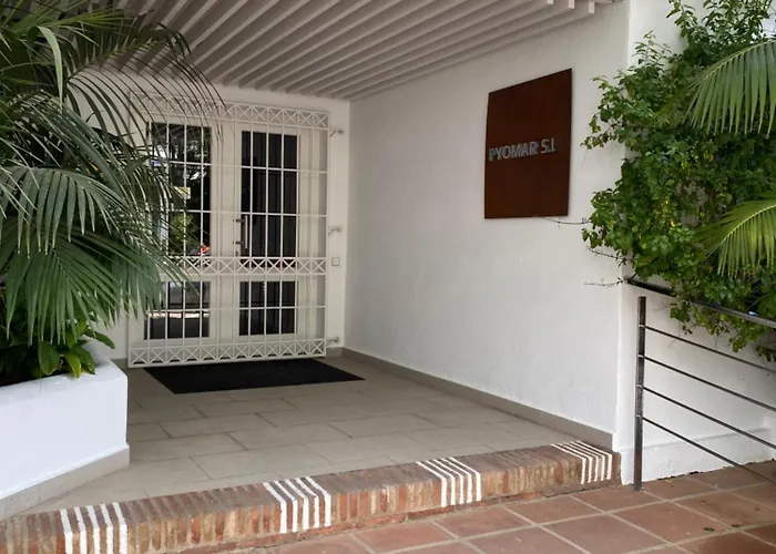 Bed & Breakfast Puerto Banus Views And Pool